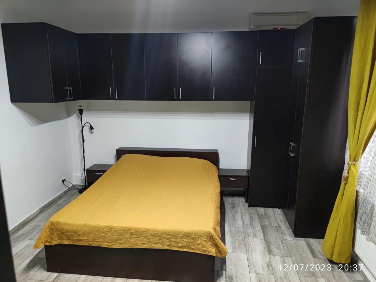 Christie'S 2 Central Apartment Bukarest Exterior foto